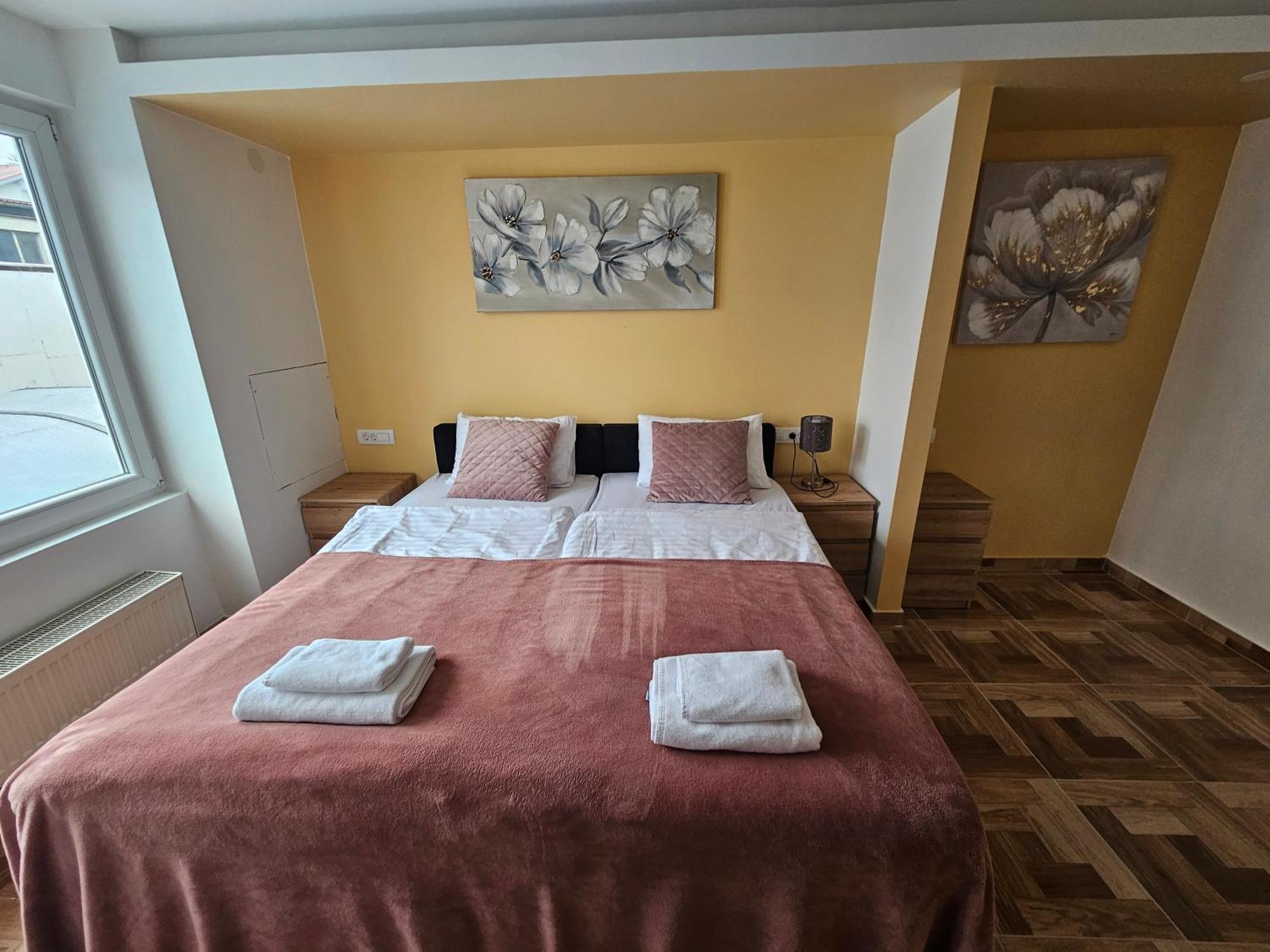 Royal Apartments & Rooms Загреб Екстериор снимка