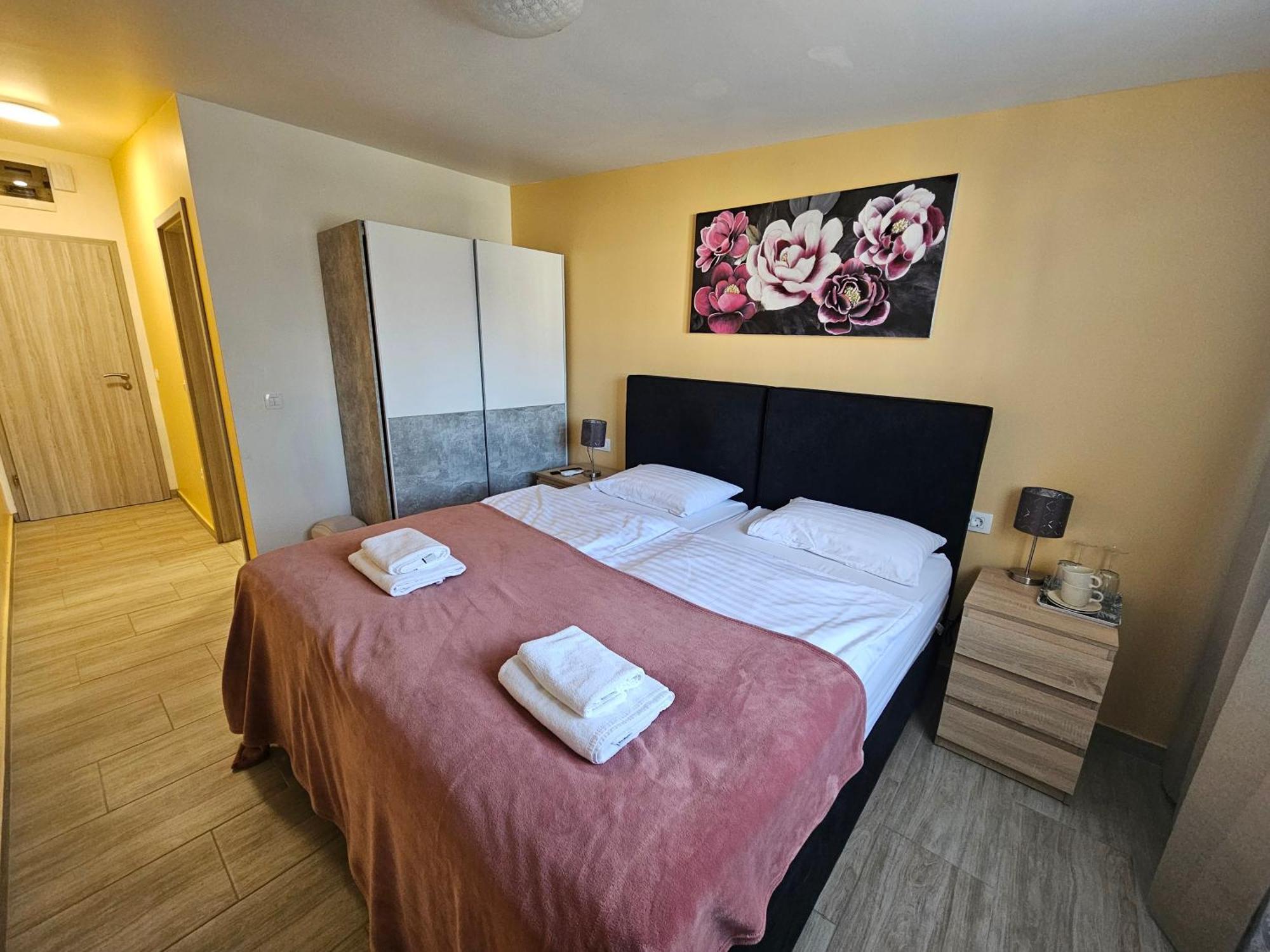 Royal Apartments & Rooms Загреб Екстериор снимка