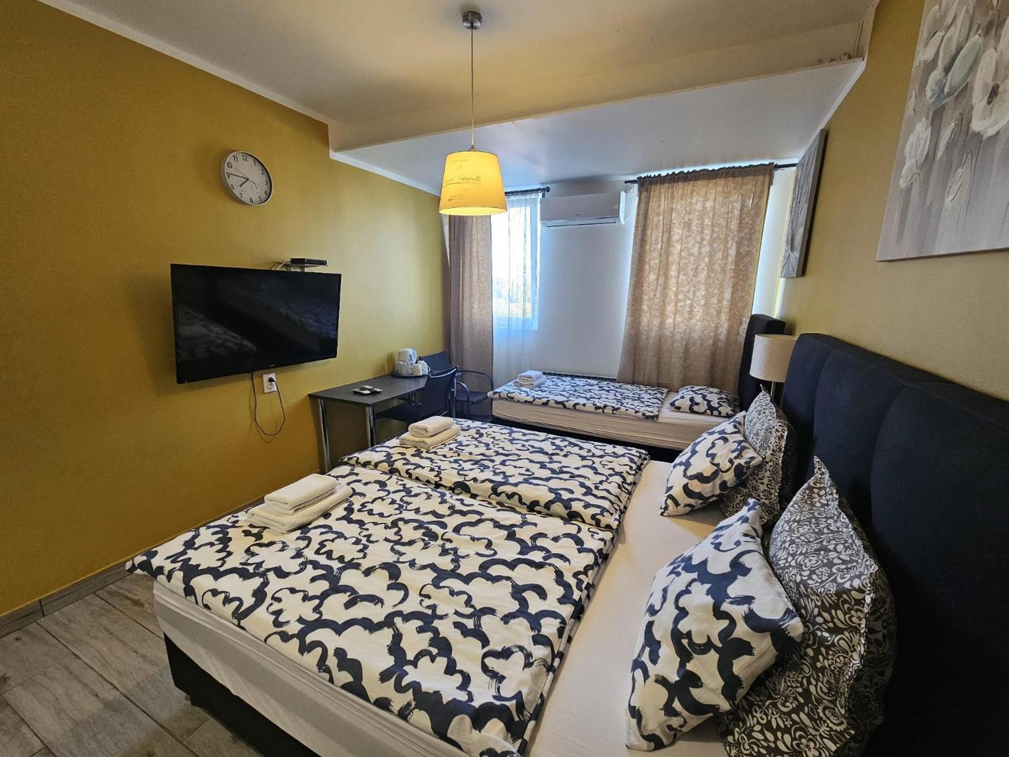 Royal Apartments & Rooms Загреб Екстериор снимка